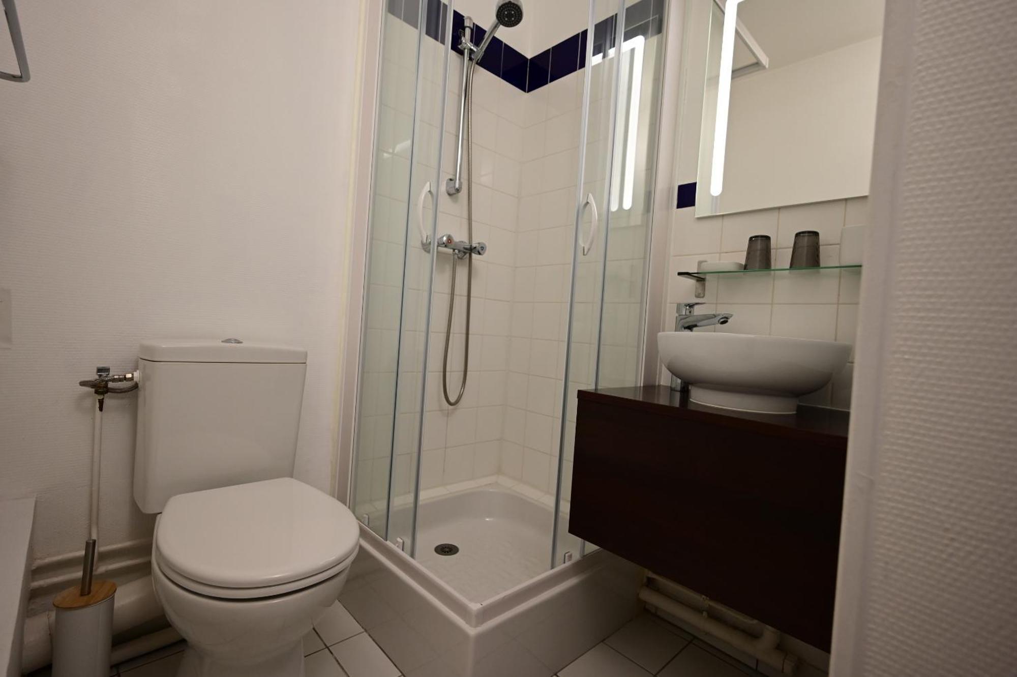 Hotel La Cuisine Des Lulus Montainville  Стая снимка
