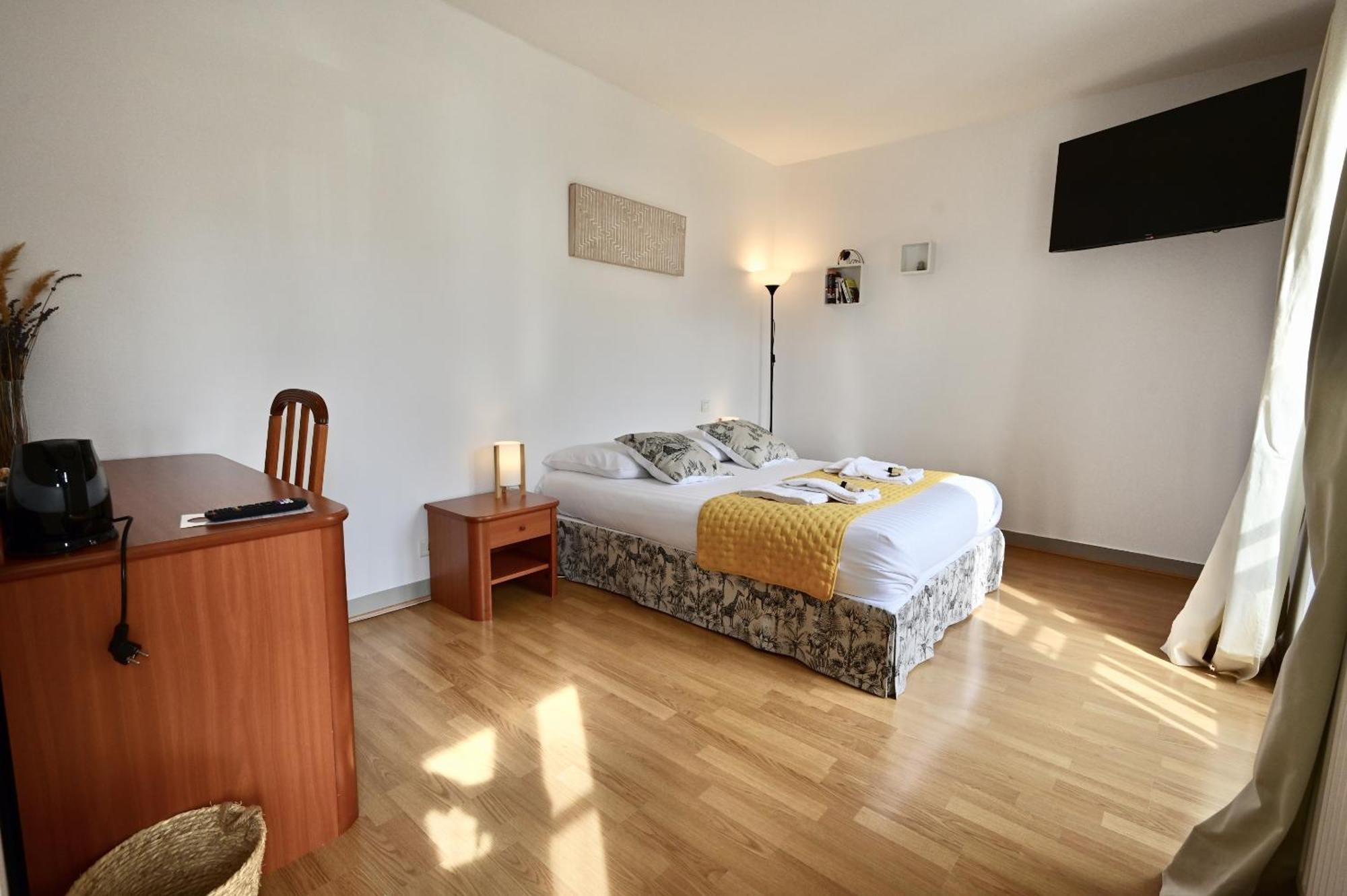 Hotel La Cuisine Des Lulus Montainville  Екстериор снимка