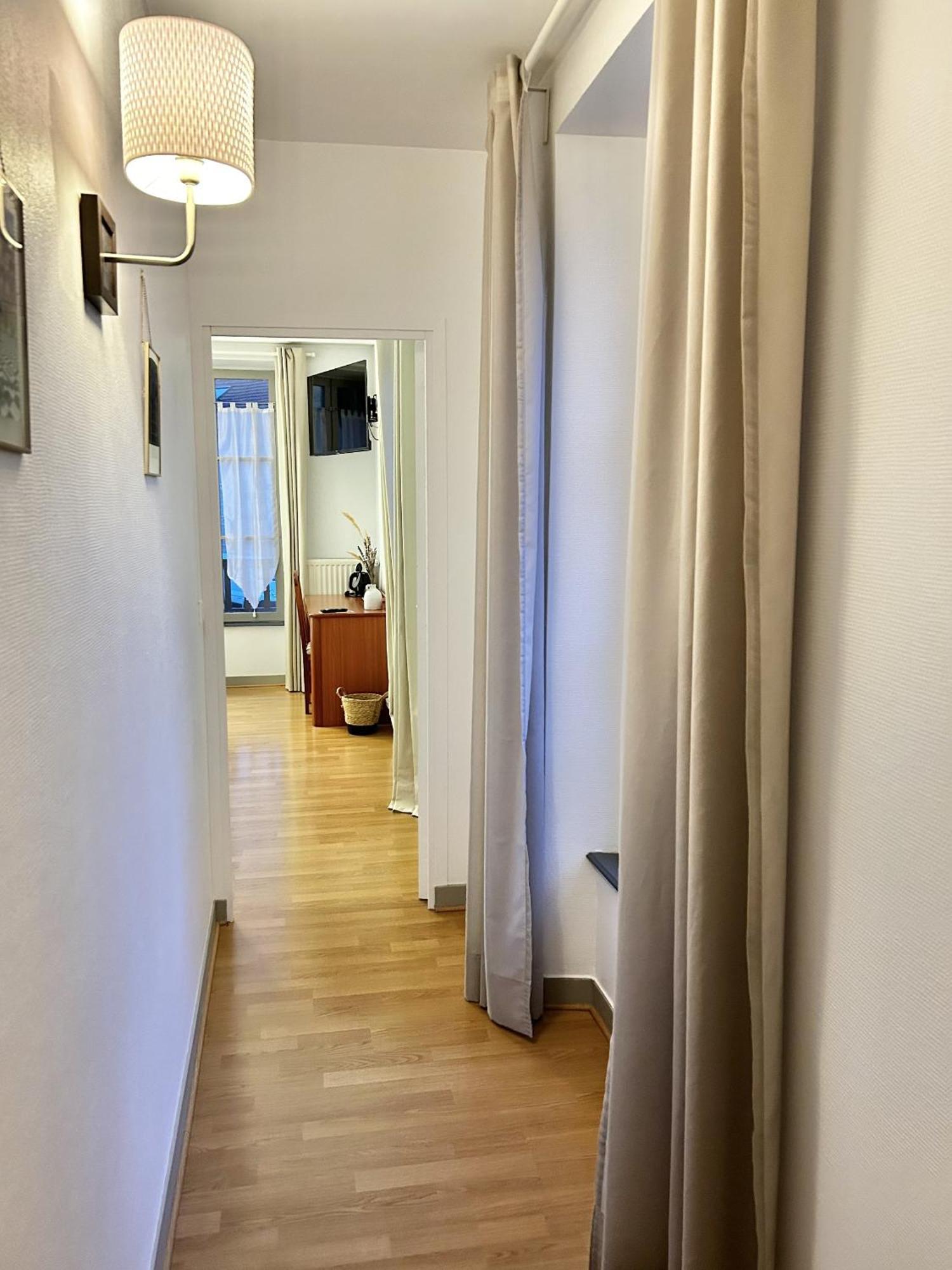 Hotel La Cuisine Des Lulus Montainville  Стая снимка
