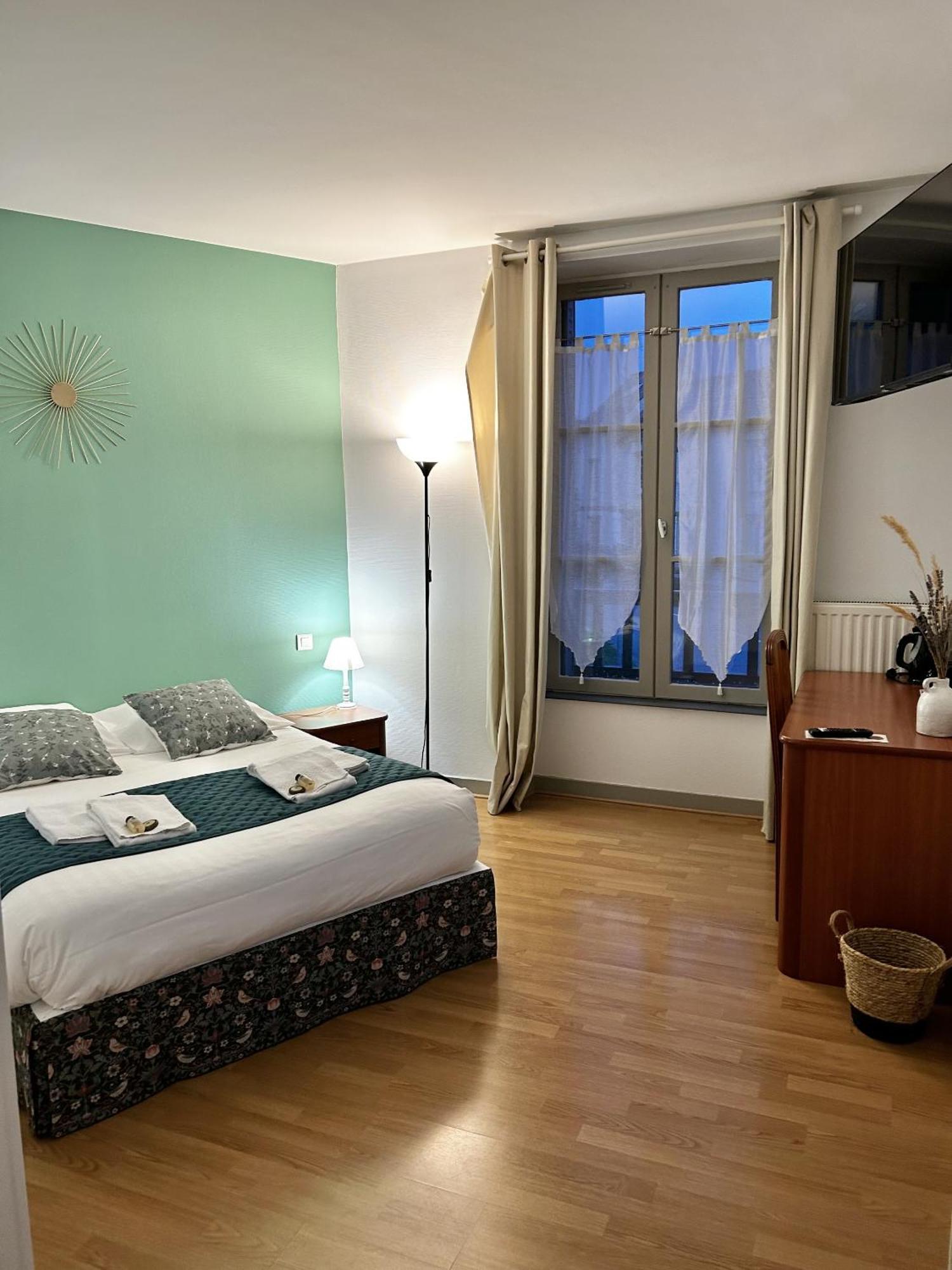 Hotel La Cuisine Des Lulus Montainville  Стая снимка