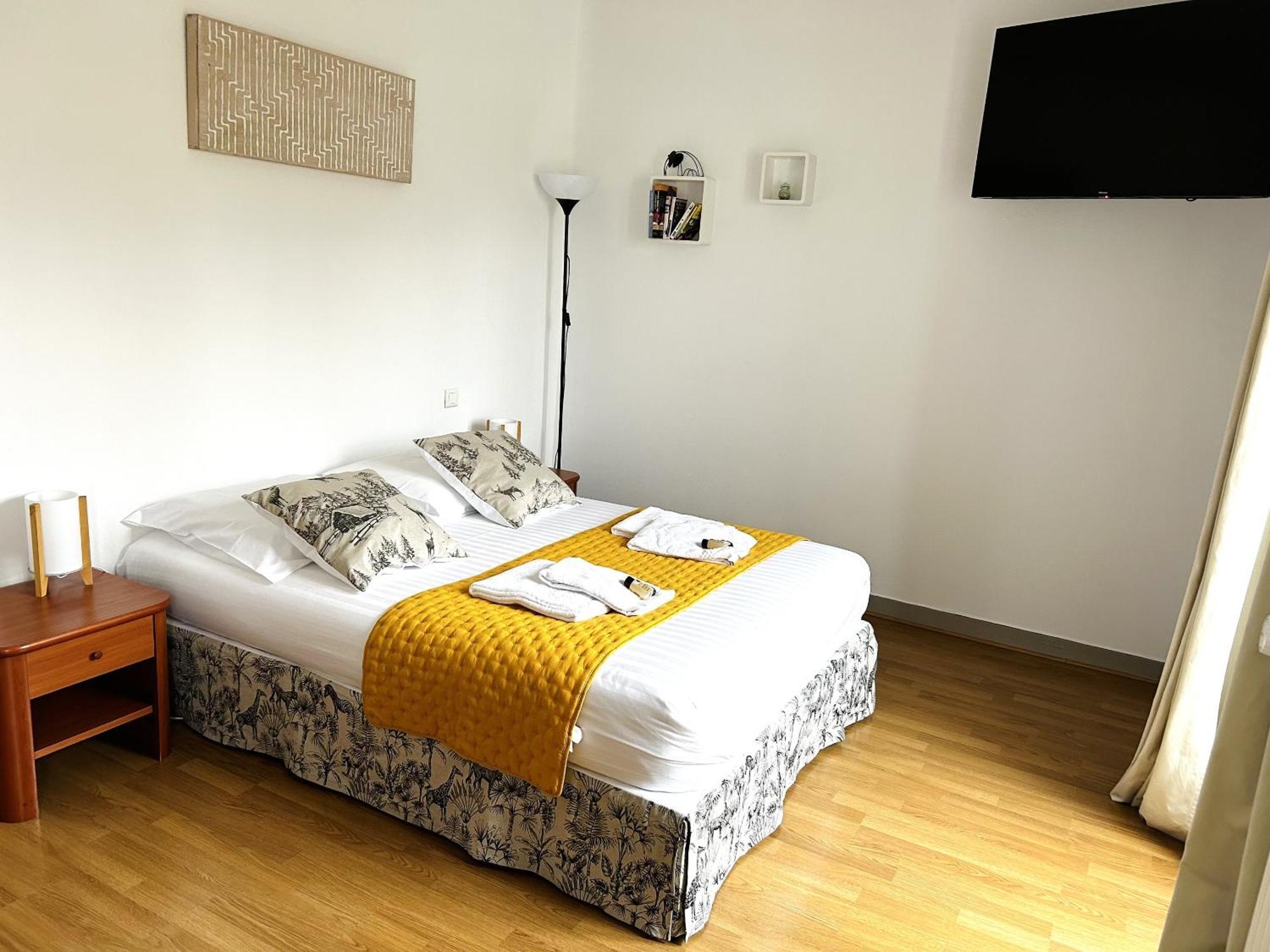 Hotel La Cuisine Des Lulus Montainville  Стая снимка